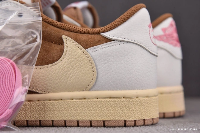 Reps LUCY OG Low Scott x Travis 1 SP AJ DM7866-106 0712